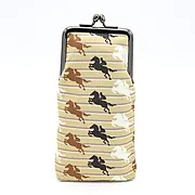 競走馬総柄　がま口縦型ケース【ベージュ】
